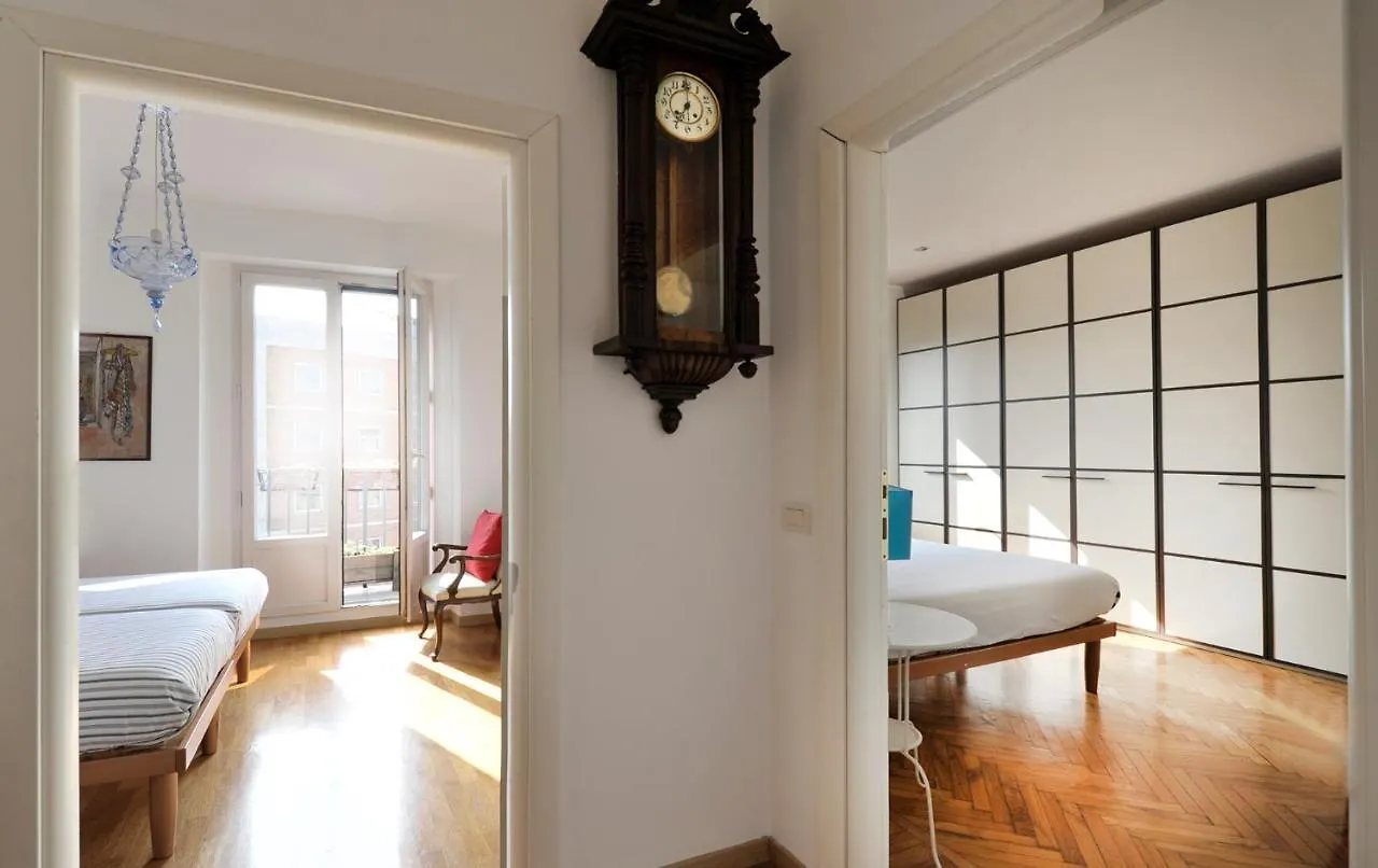 Apartment San Lorenzo Building Milan