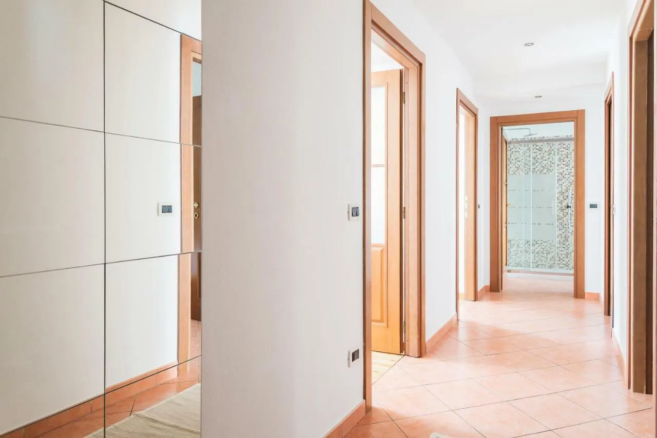San Lorenzo Building Milaan Appartement